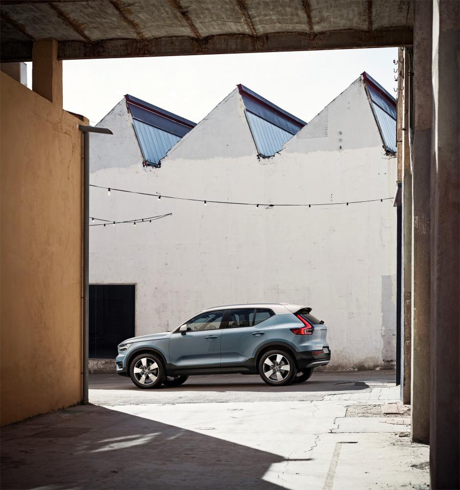  Volvo XC40 T5 2017 года  (WW) (фото 9 из 33)